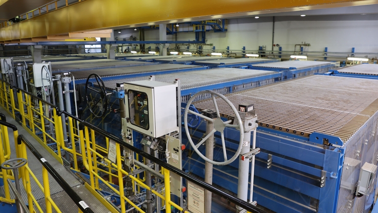 Blick auf die Elektrolyseanlage am Standort in Gendorf