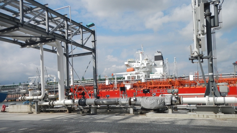 Example of an offloading metering skid for ships
