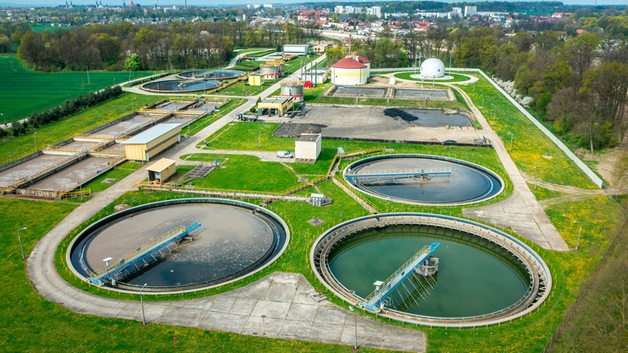Wastewater monitoring for microbiological contamination to avoid viral outbreaks
