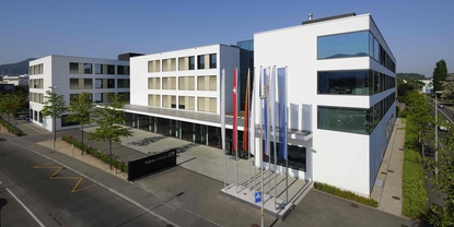 Endress+Hauser's Hauptsitz: das Sternenhof Gebäude in Reinach, Schweiz