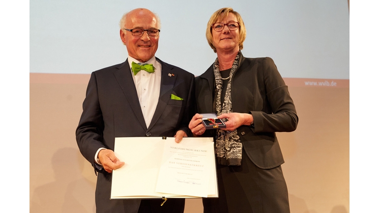 Klauss Endress erhält das deutsche Bundesverdienstkreuz
