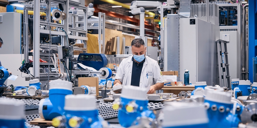 Business Continuity Management at Endress+Hauser Endress+Hauser support customers to run processes reliably, efficiently, eco-friendly and safely.