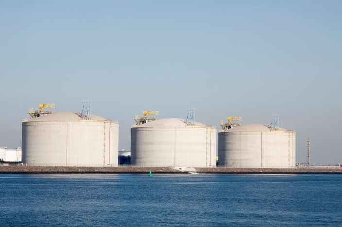 Messung der Zusammensetzung von LNG im Tankauslauf