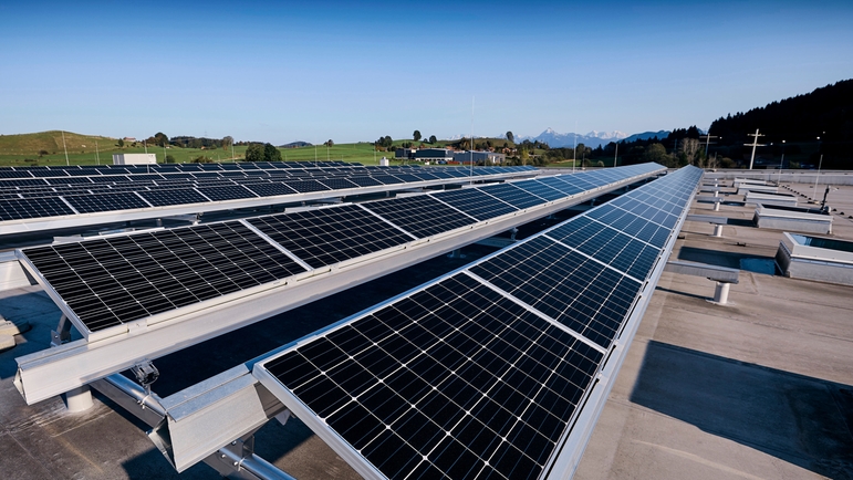 Photovoltaik-Anlage auf dem Endress+Hauser Gebäude