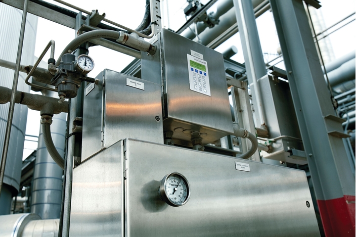 Natural gas sweetening process