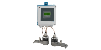 Prosonic Flow W 400 clamp-on sensors with transmitter