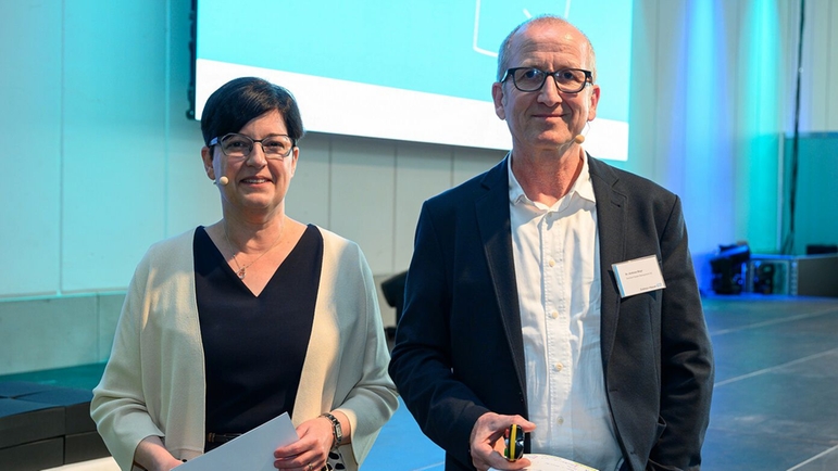Dr Christine Koslowski and Dr Andreas Mayr led the program and honored this year’s winners